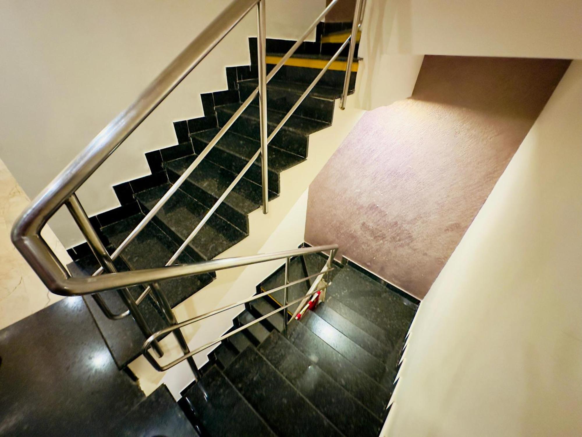Stay Court - Business Class Hotel - Near Central Railway Station Chennai Dış mekan fotoğraf
