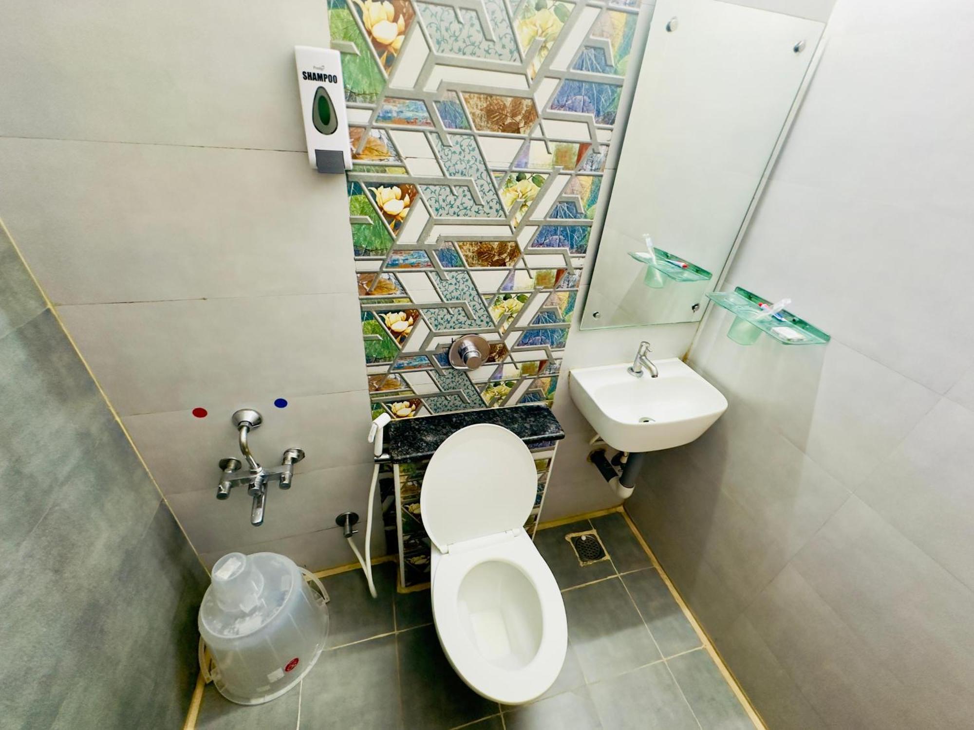Stay Court - Business Class Hotel - Near Central Railway Station Chennai Dış mekan fotoğraf